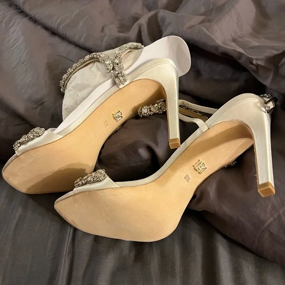 Badgley Mischka Galia Size White Satin - Picture 10 of 17